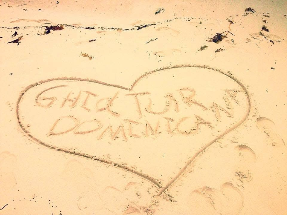 A beach greeting to GhidTur inside a heart drawn in the sand.