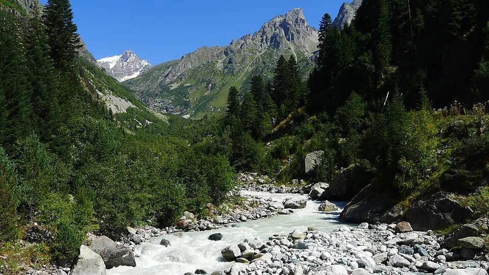 Грузия: The alpine landscapes of northwestern Georgia, southeastern Europe