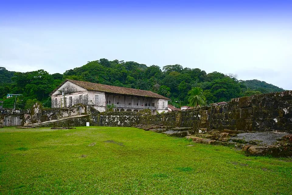 Панама: This is a picture of the panamanian cultural heritage monument with the ID