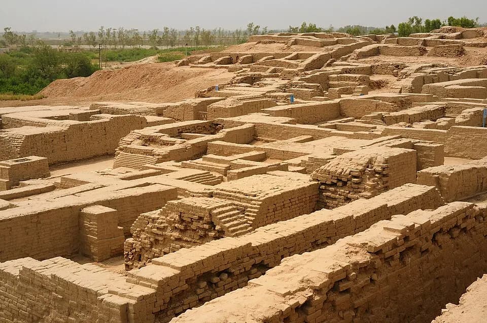Пакистан: This is a photo of a monument in Pakistan identified as the