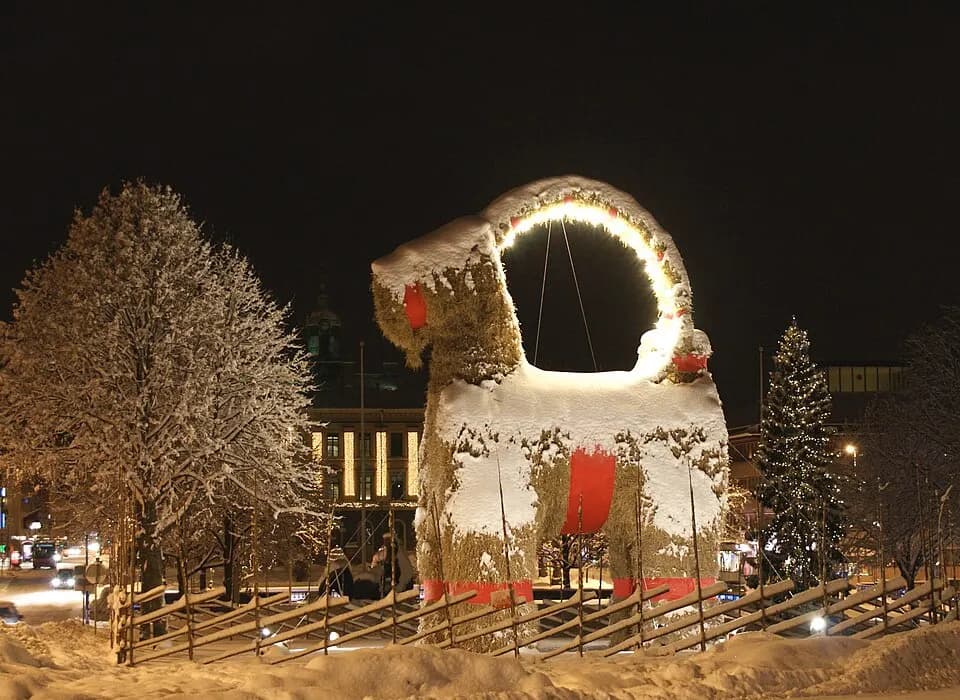 Швеция: Gävle goat on December 21, 2009.